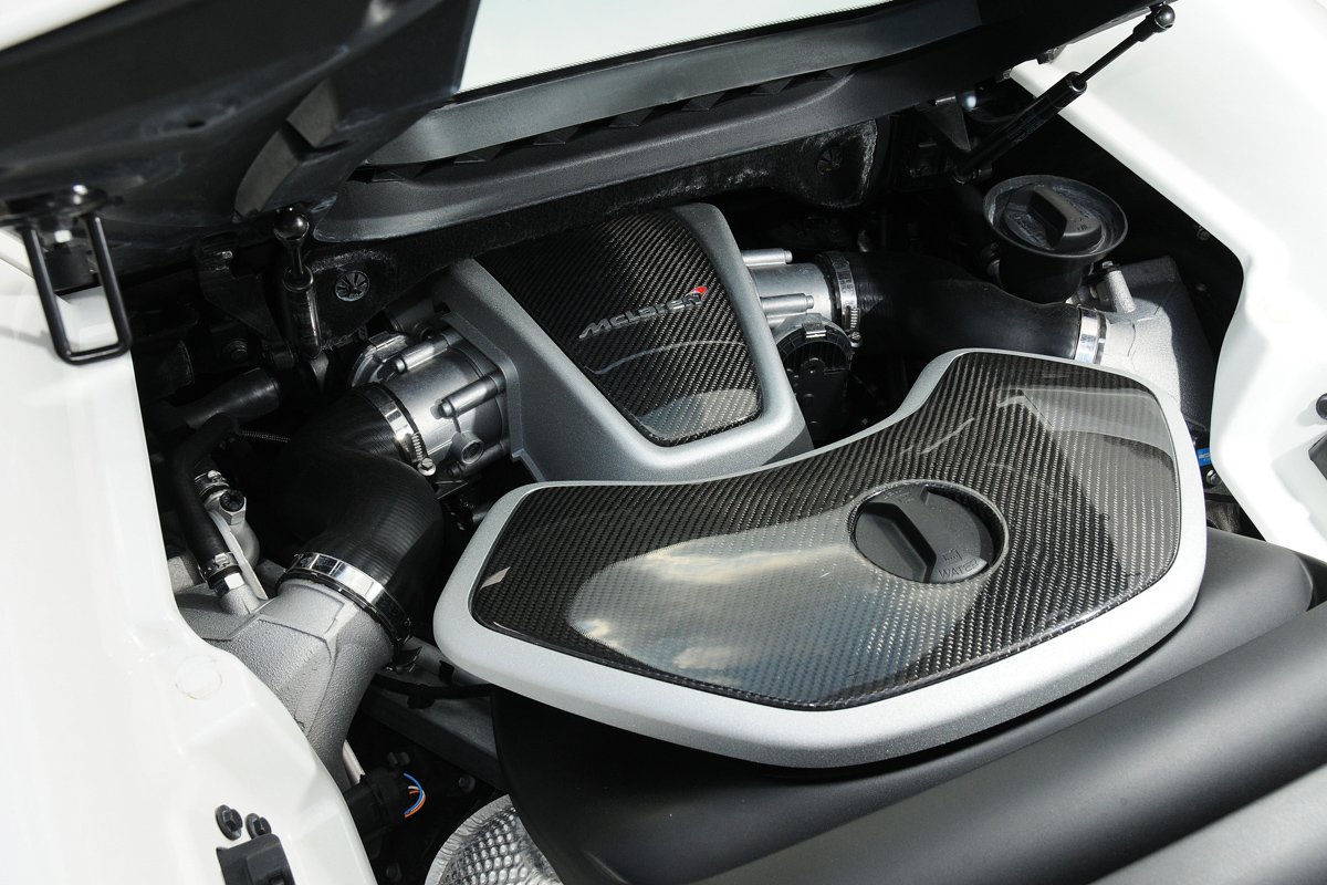 McLaren 12C Spider engine