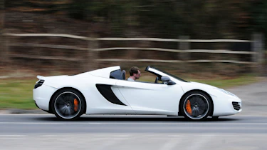 McLaren 12C Spider panning
