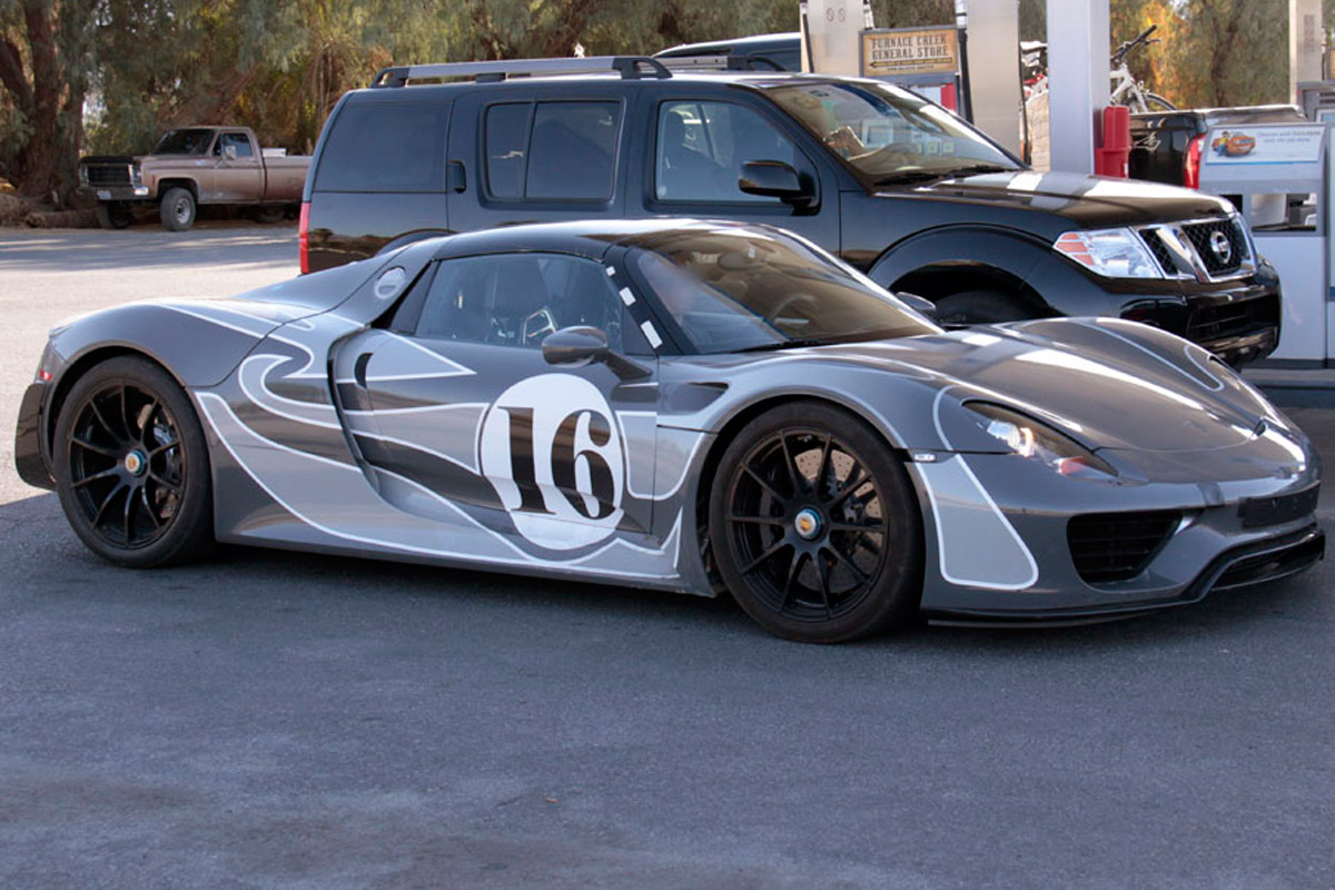 Porsche 918 Spyder front spy shots