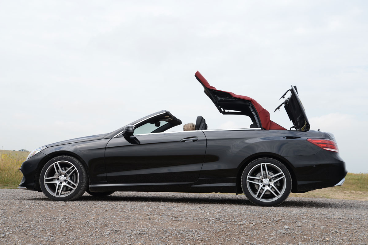 Mercedes E-Class Cabriolet roof away