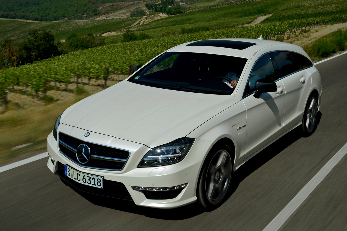 Mercedes CLS 63 AMG Shooting Brake front tracking