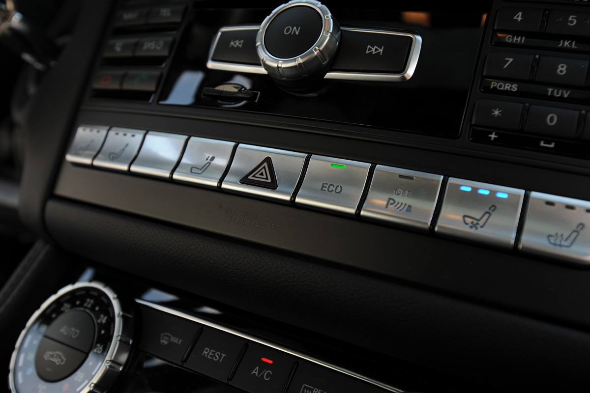 Mercedes CLS Shooting Brake centre console