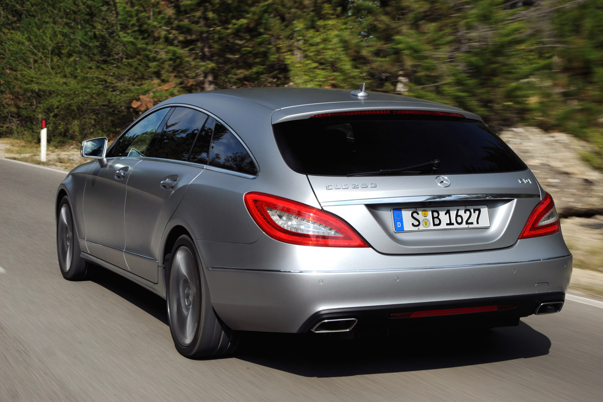 Mercedes CLS Shooting Brake rear tracking