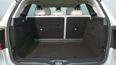 Mercedes B200 4MATIC Boot