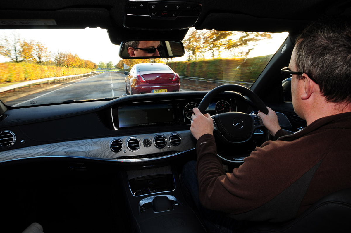 Mercedes S63 AMG vs Jaguar XJR interior