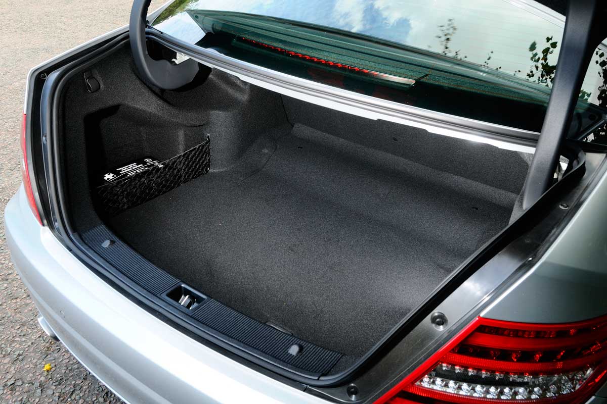 Mercedes C220 CDI Executive SE boot
