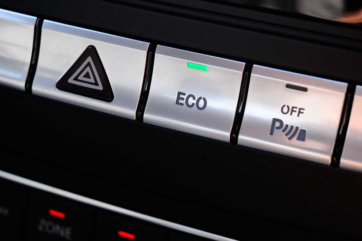 Mercedes C220 CDI Executive SE switchgear