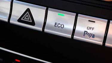 Mercedes C220 CDI Executive SE switchgear