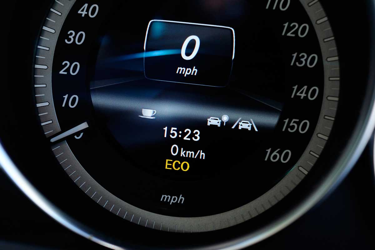 Mercedes C220 CDI Executive SE dials