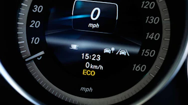 Mercedes C220 CDI Executive SE dials