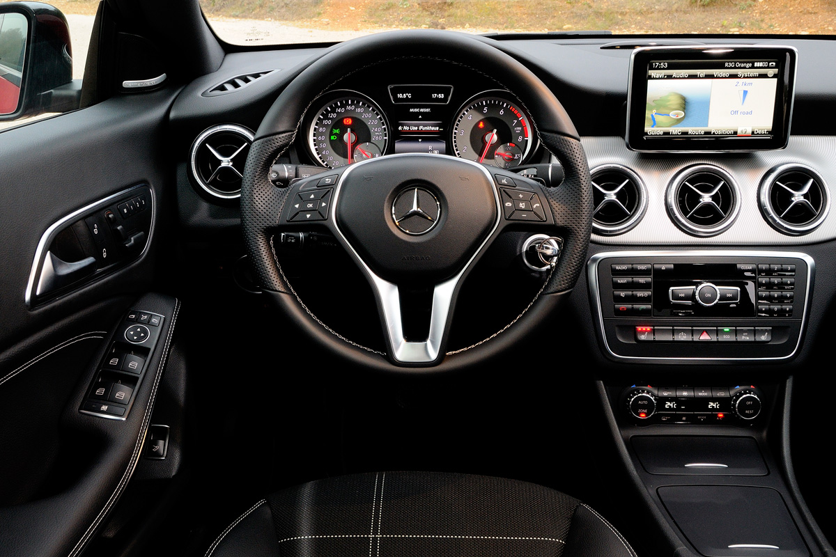 Mercedes CLA 250 CGI interior