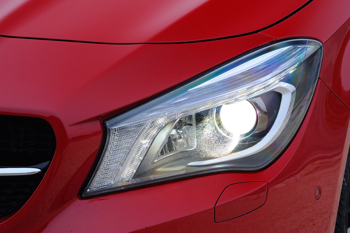 Mercedes CLA 250 CGI light detail