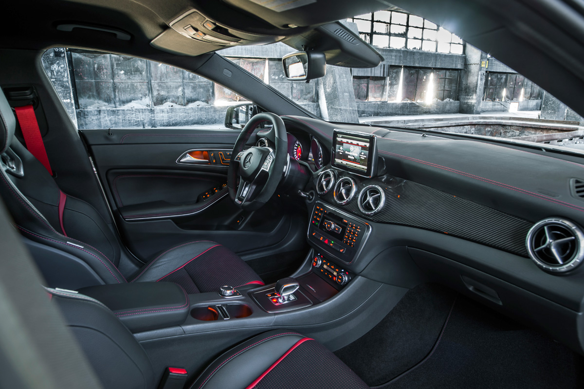 Mercedes CLA 45 AMG interior
