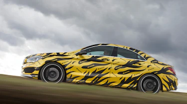 Mercedes CLA 45 AMG panning