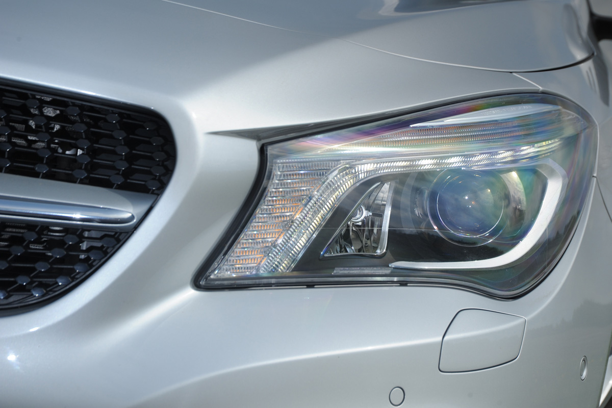 Mercedes CLA headlight