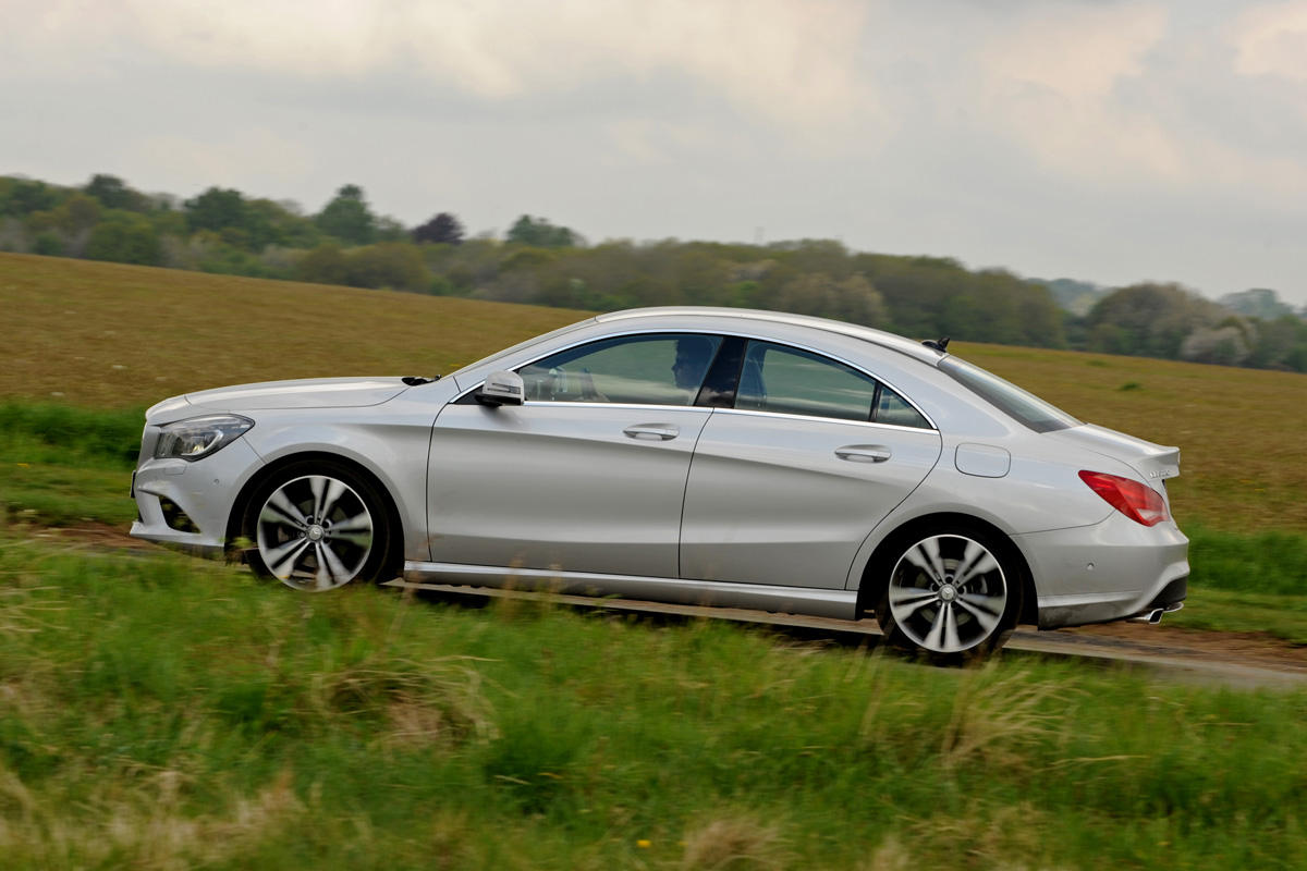 Mercedes CLA panning