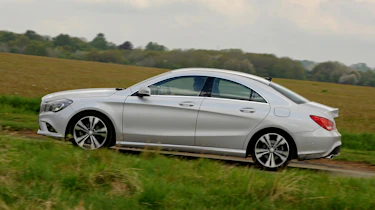 Mercedes CLA panning