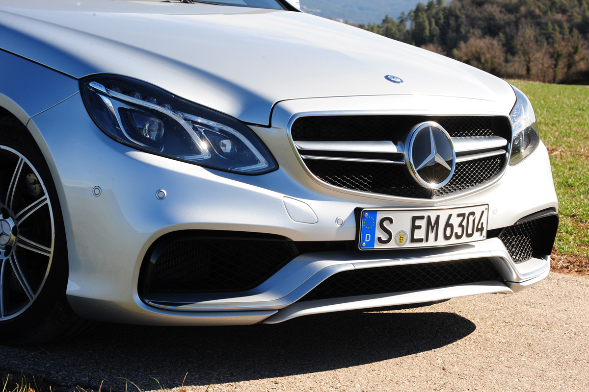 Mercedes E63 AMG grille