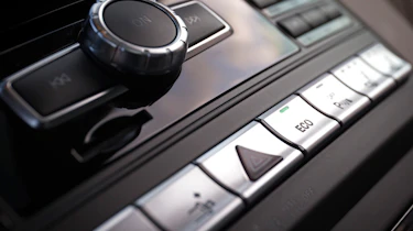 Mercedes E400 Coupe centre console