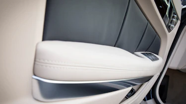 Mercedes E400 Coupe interior detail