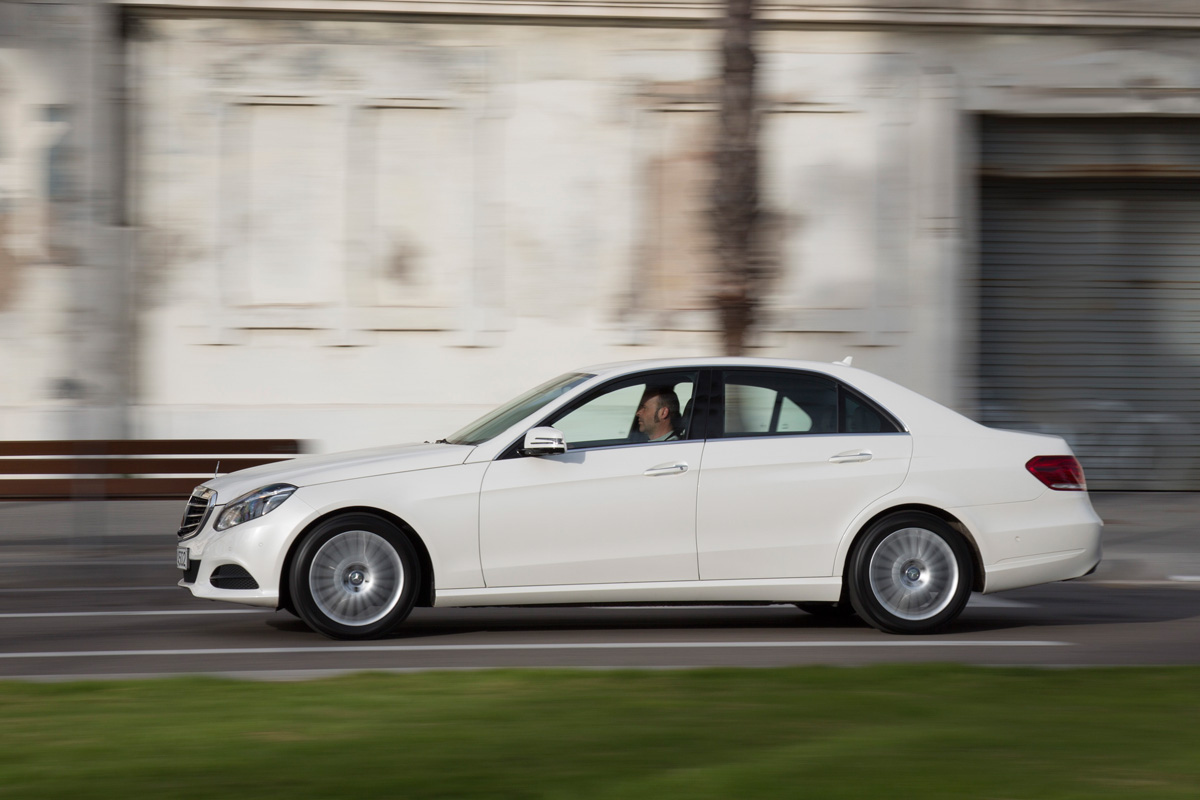 Mercedes E-Class panning