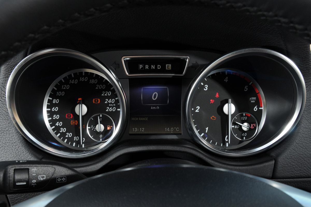 Mercedes G350 Bluetec dials