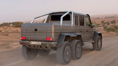 Mercedes G63 AMG 6x6 rear tracking