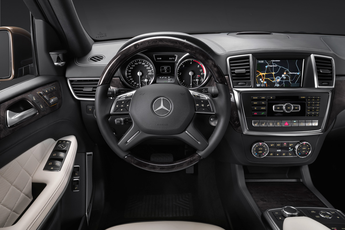 Mercedes GL350 interior