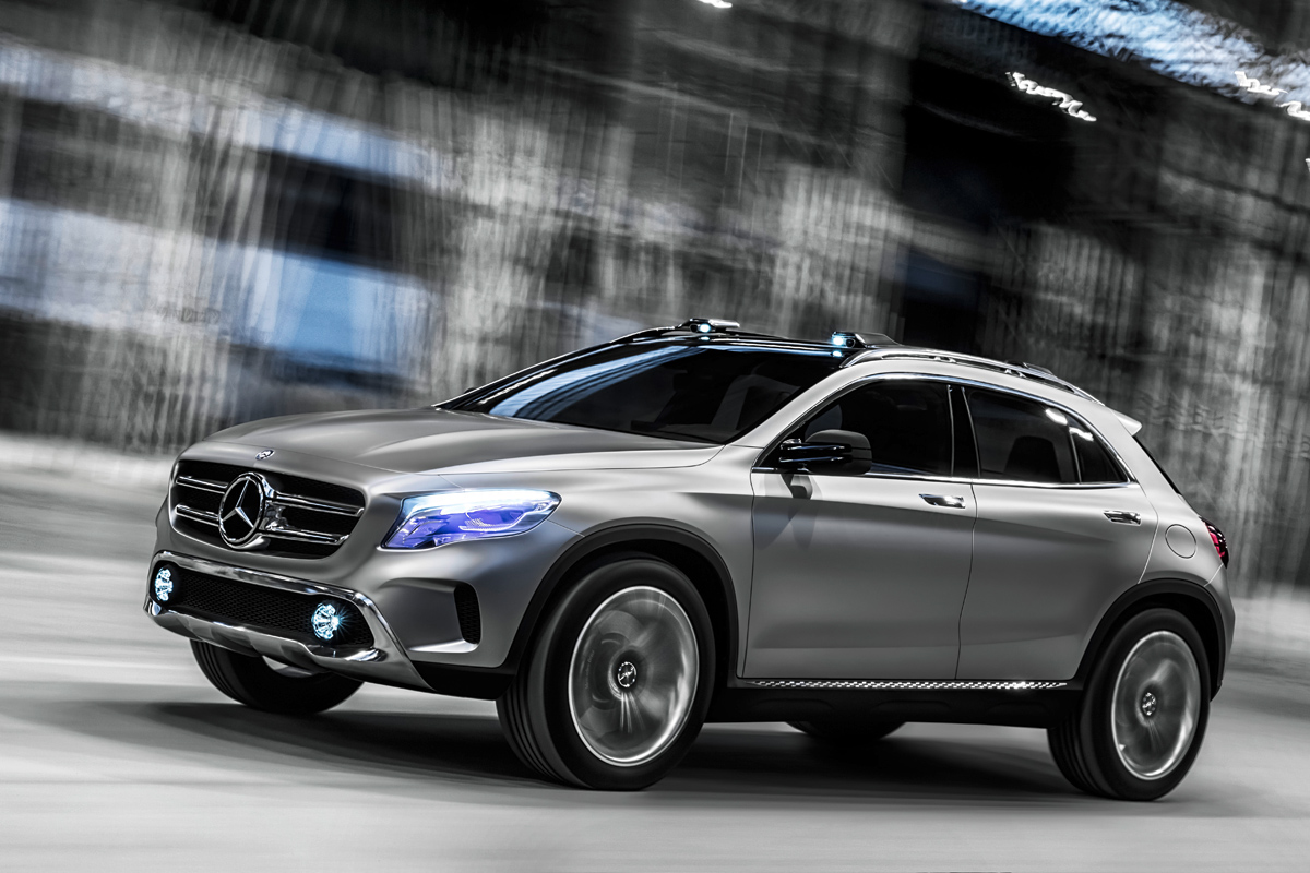 Mercedes Concept GLA front tracking