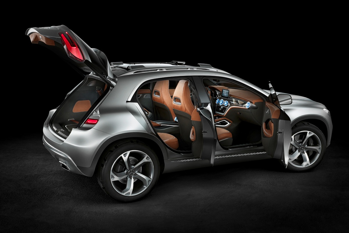 Mercedes Concept GLA doors open