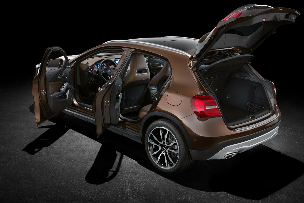 Mercedes GLA boot