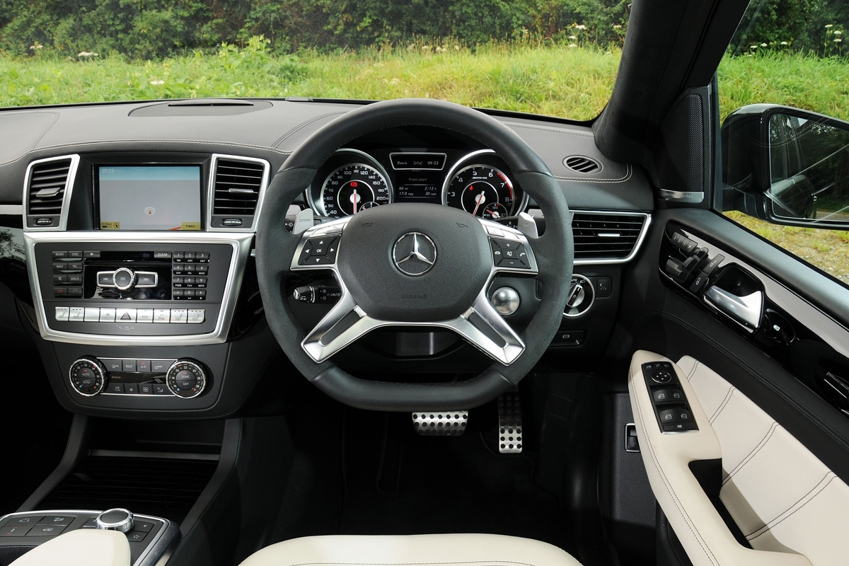 Mercedes ML63 AMG interior