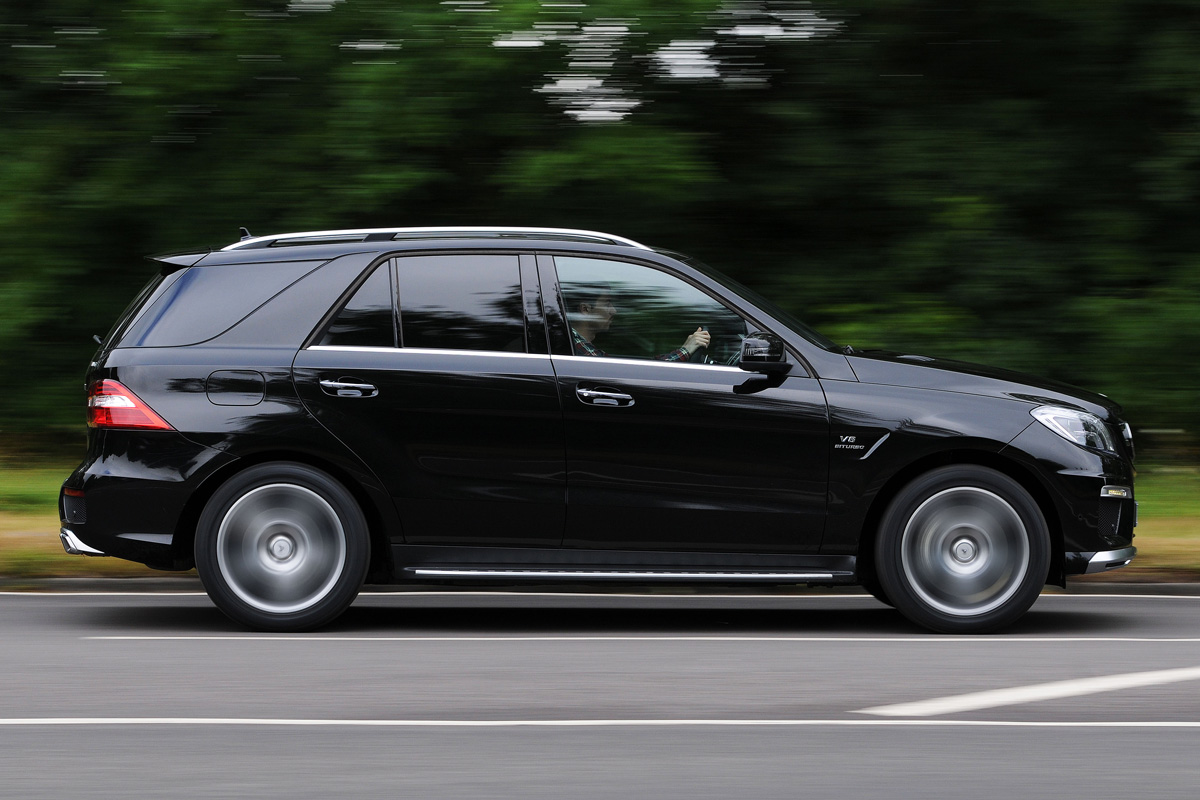 Mercedes ML63 AMG profile