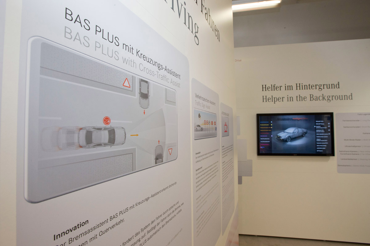 Mercedes S-Class Cross-Traffic BAS