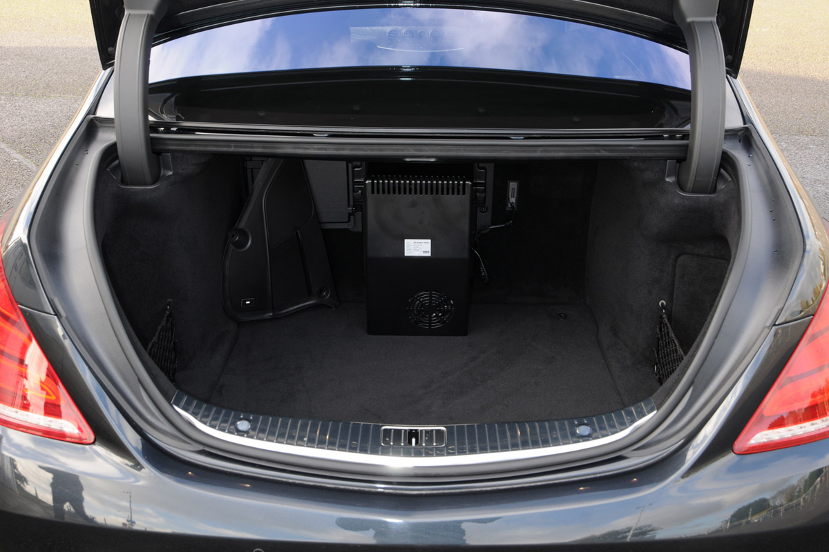 Mercedes S63 AMG 2014 boot