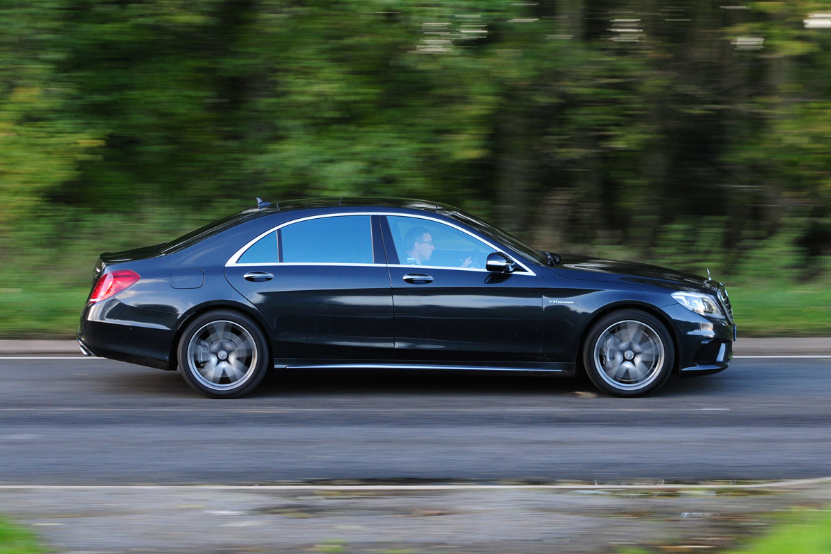 Mercedes S63 AMG 2014 pan