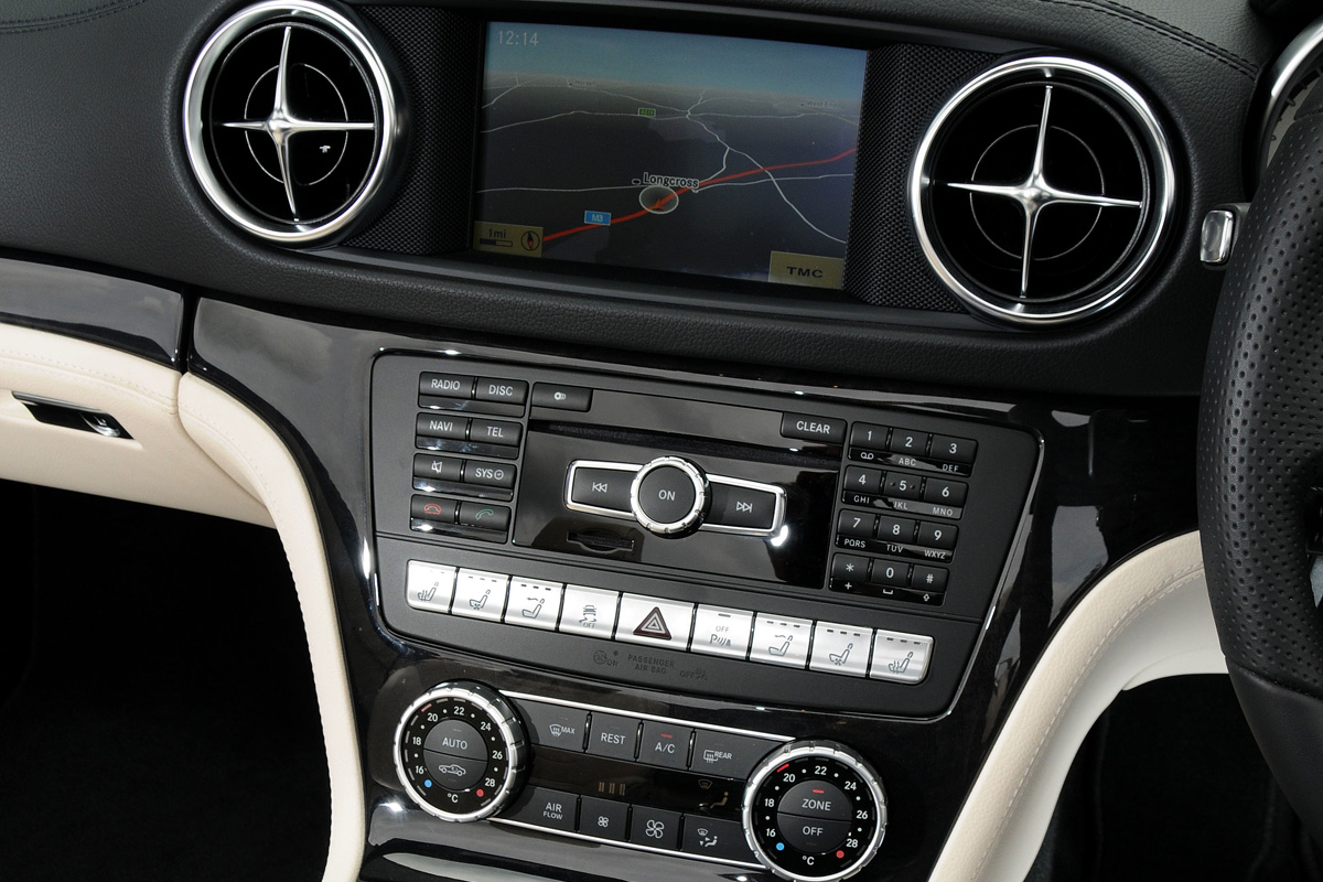 Mercedes SL350 detail