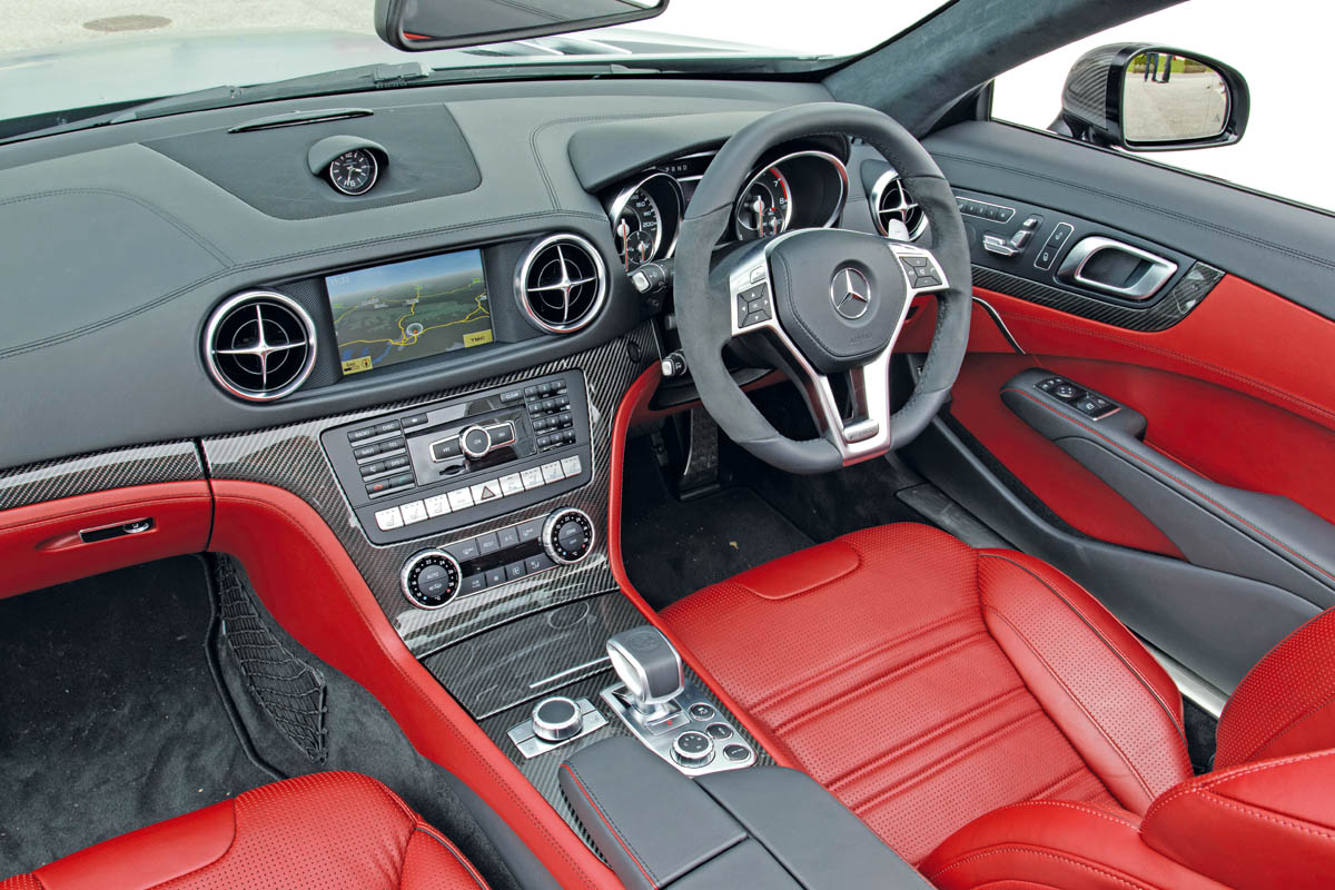 Mercedes SL63 AMG interior