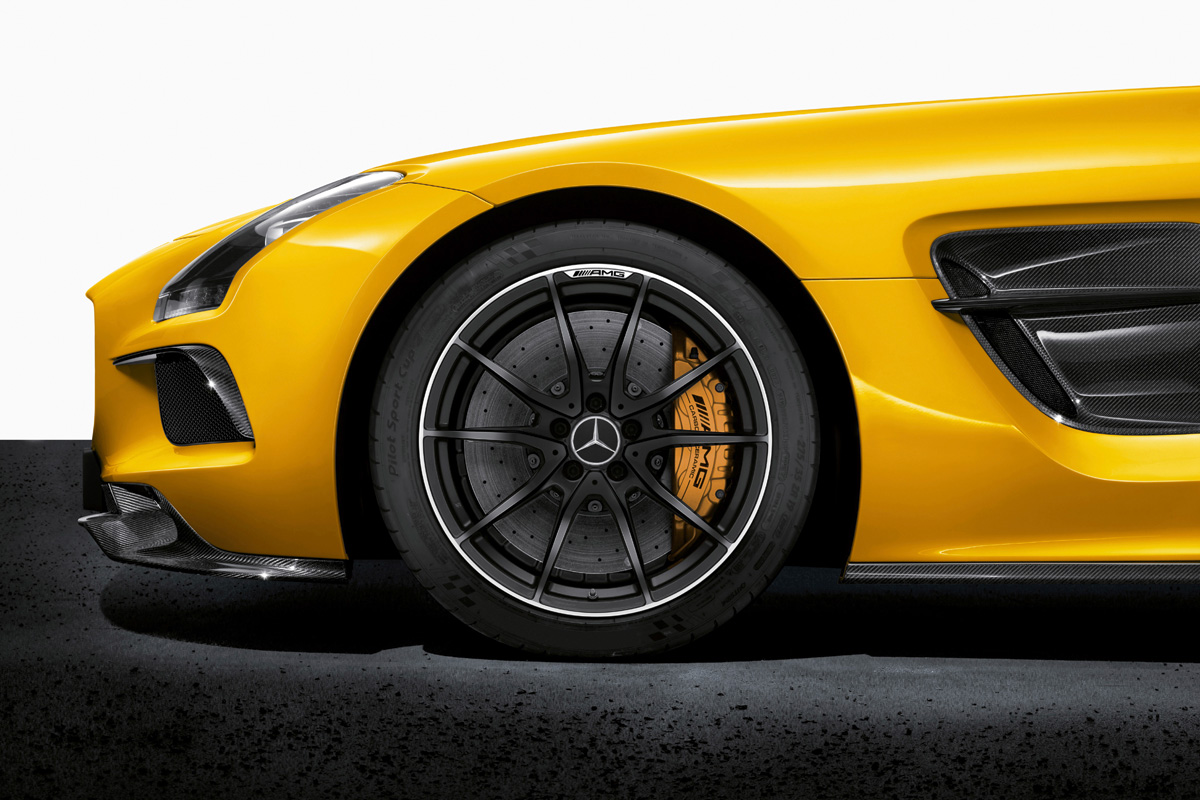 Mercedes SLS AMG Black Series grille