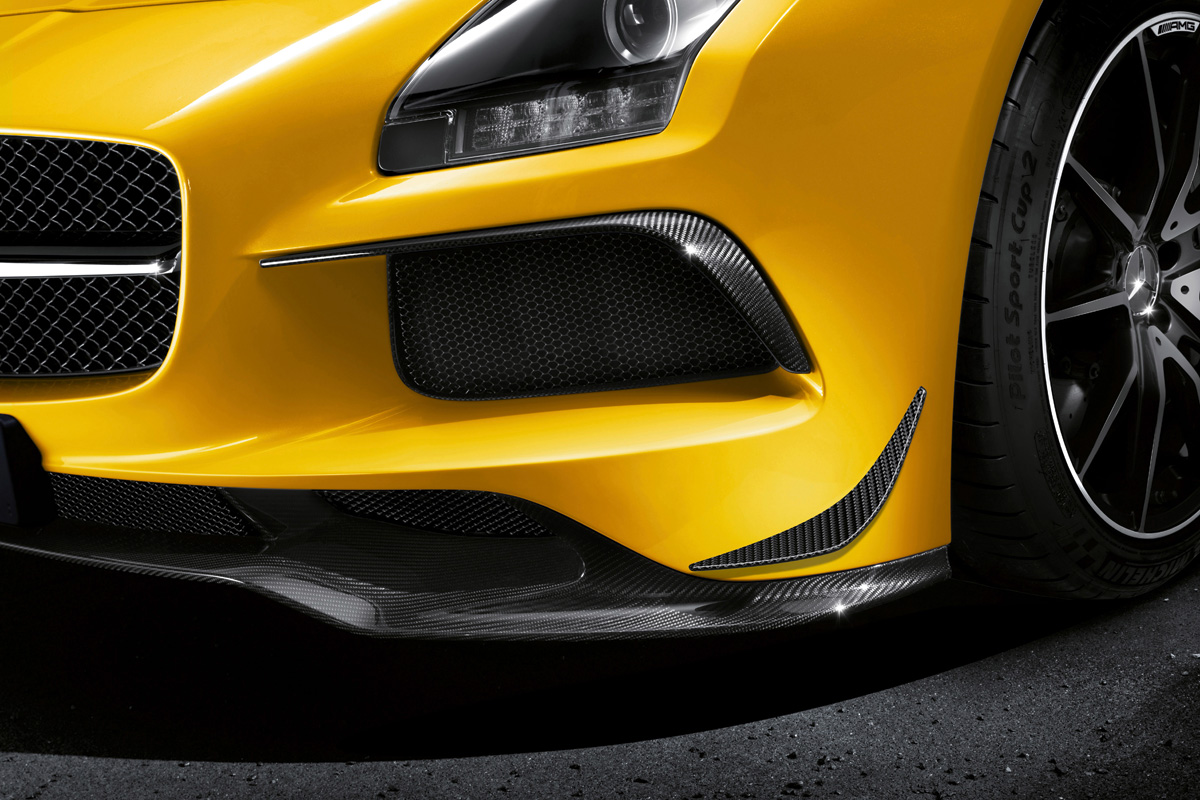 Mercedes SLS AMG Black Series panning