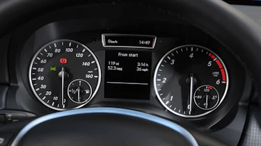 Mercedes A180 CDI Eco dials