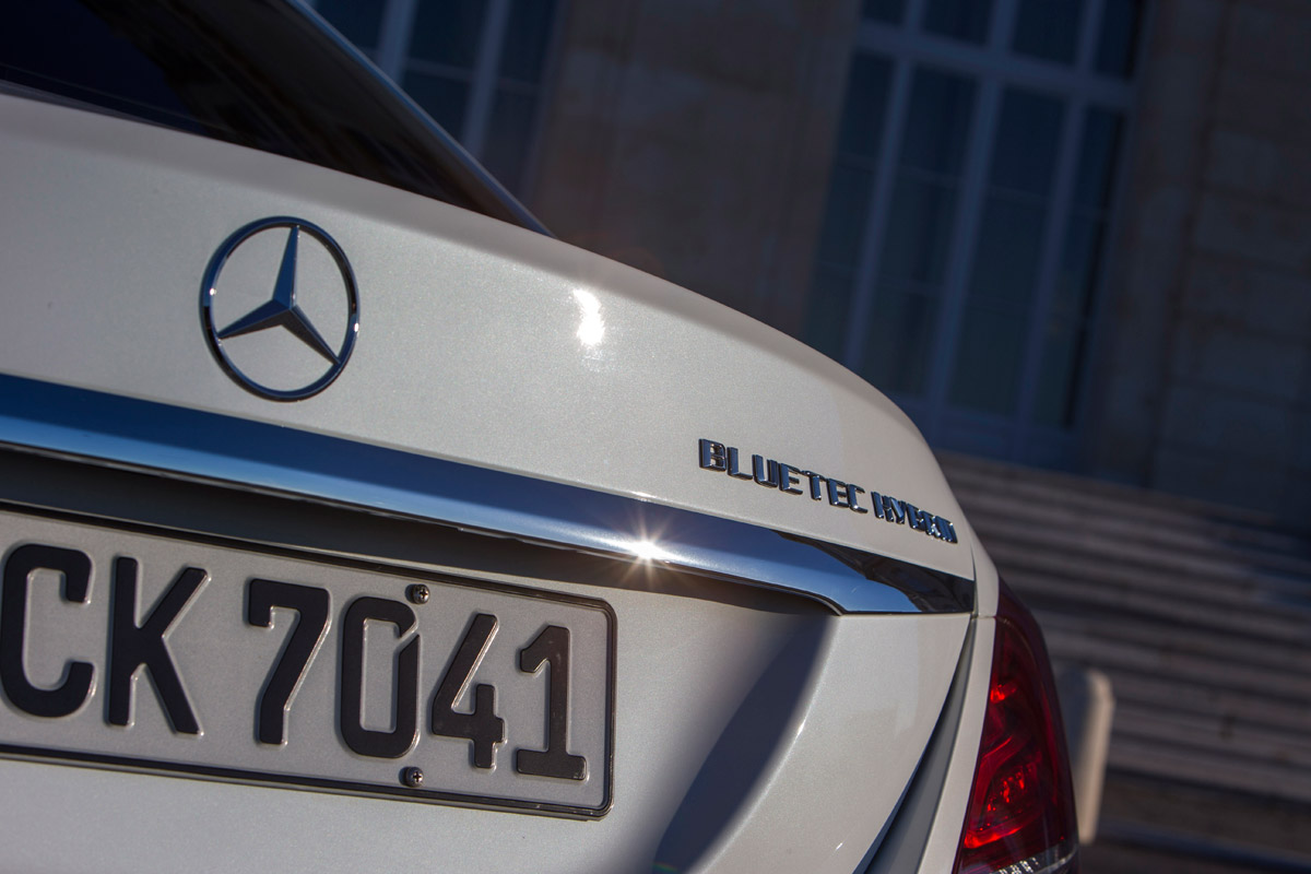 Mercedes C300 BlueTEC Hybrid badge