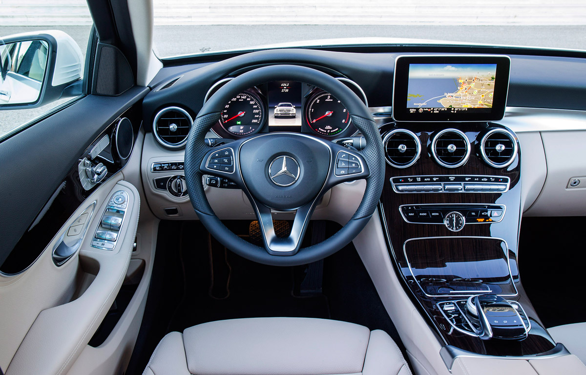 Mercedes C300 BlueTEC Hybrid interior