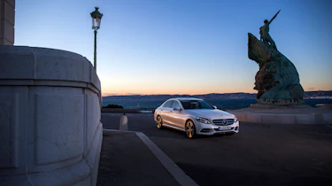 Mercedes C300 BlueTEC Hybrid static