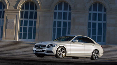 Mercedes C300 BlueTEC Hybrid steps