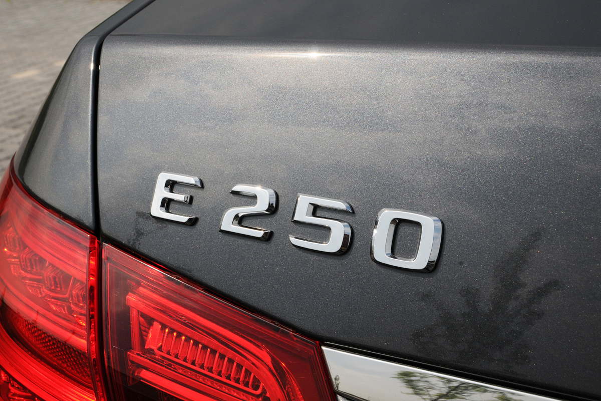 Mercedes E250 CDi badge