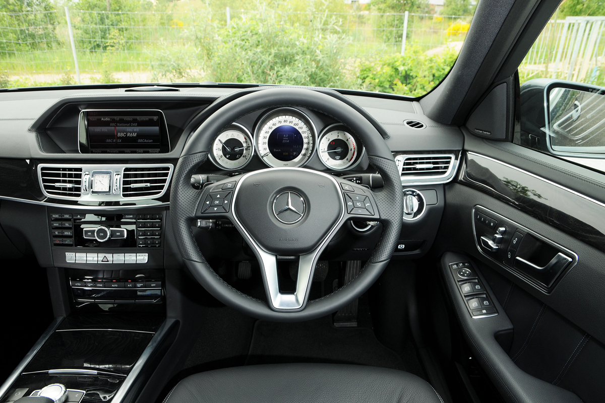 Mercedes E250 CDi front interior