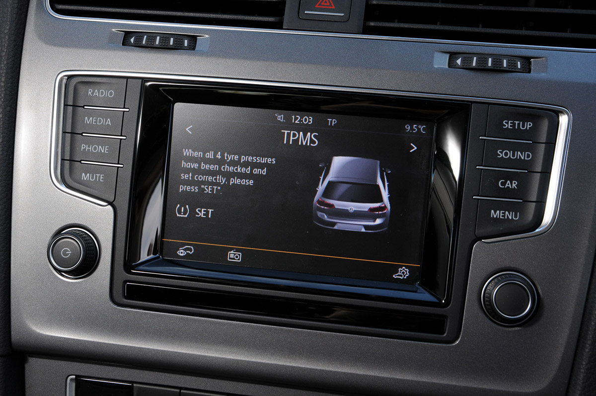 Volkswagen Golf Bluemotion vs Mercedes A180 CDI ECO readout