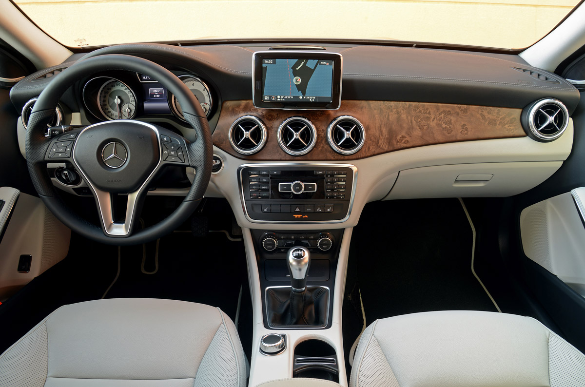 Mercedes GLA diesel 2014 interior