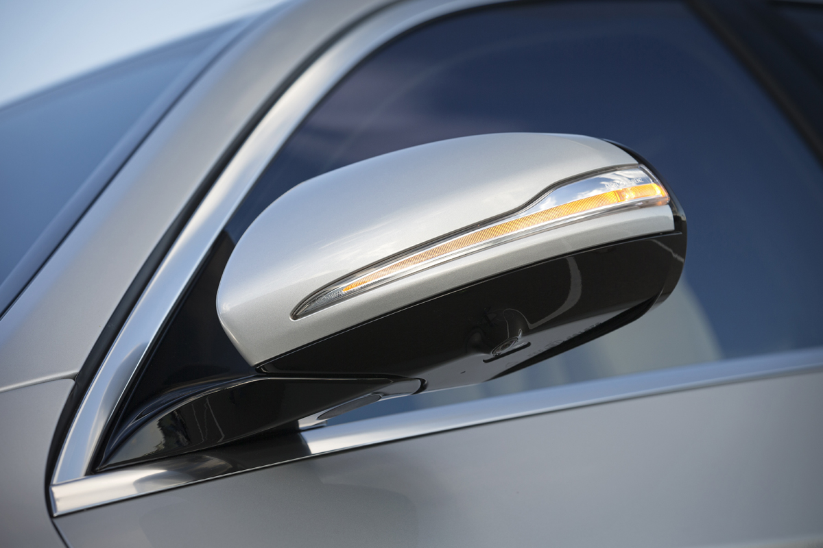 Mercedes S-Class door mirror
